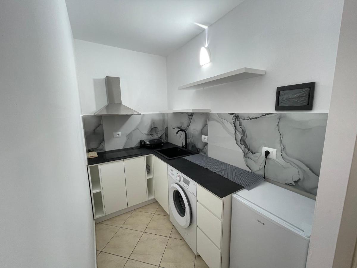 Garden Villa Apartments Sarande Exterior photo