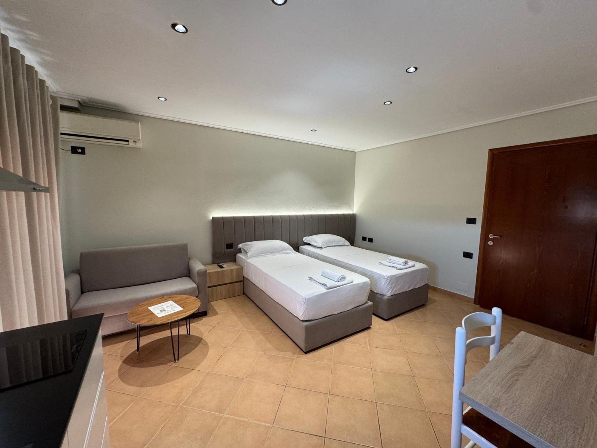 Garden Villa Apartments Sarande Exterior photo