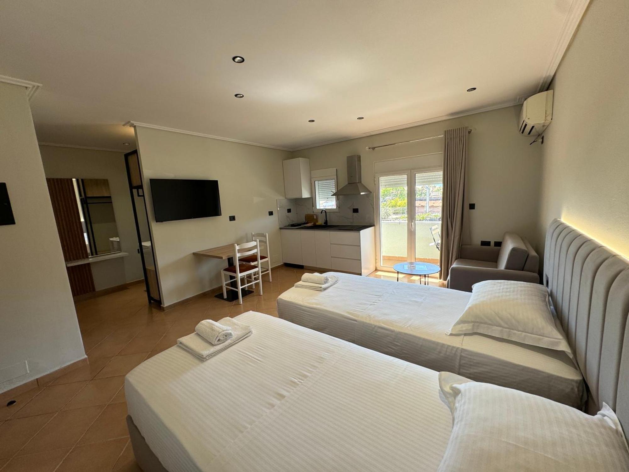 Garden Villa Apartments Sarande Exterior photo